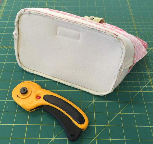 Hang About Toiletry Bag Sew Along - pattern by two pretty poppets (www.andriedesigns.com)
