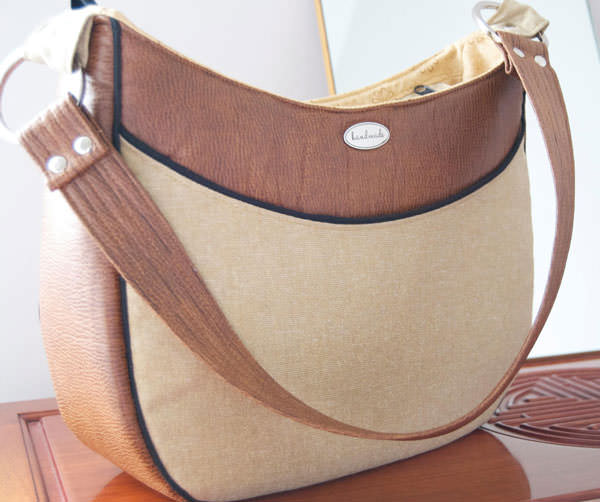 Classic neutral tones Roll With It Tote - Andrie Designs