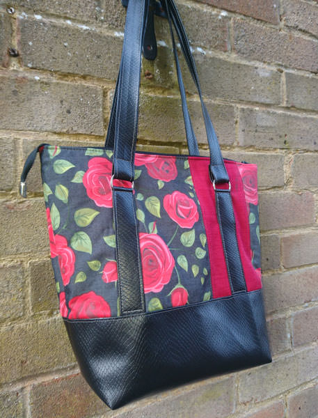 Classic black with red roses Classic Carryall Handbag & Tote - Andrie Designs