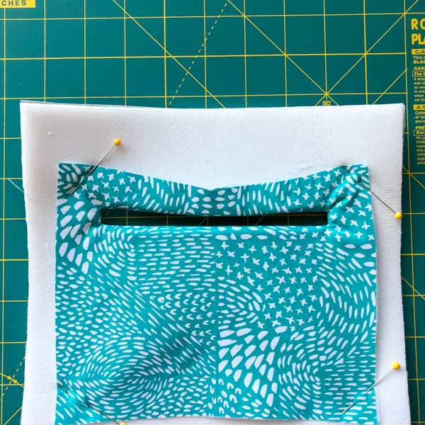 Corners pinned - Zipper Pockets on Foam - Tips - Andrie Designs