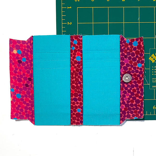 Centre card slots with snap - Layla Trifold Hack - Andrie Designs